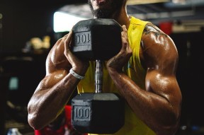 爱游戏网站 -本菲卡训练开放日，清晨内部沟通引欢呼，中超在即，心理建设被强调 